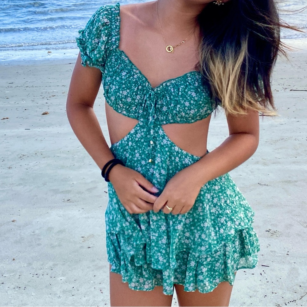 Floral Green Ruffled Romper, very excellent condition